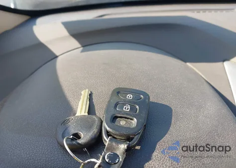 2012 Hyundai Elantra Gls (Ulsan Plant) z USA, uszkodzony, nr VIN KMHDH4AE1CU314597